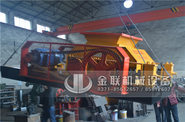 大型雙齒輥式破碎機價格是多少,生產能力怎么樣? 大型雙齒輥式破碎機價格是多少,生產能力怎么樣?