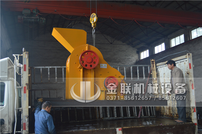 哪個廠家煤矸石粉碎機優(yōu)勢多，購買一臺需要多少錢？