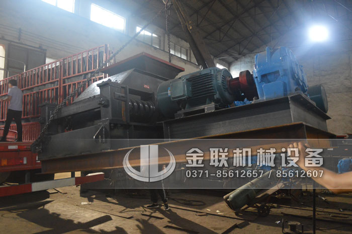 大、中、小型對(duì)輥制沙機(jī)的參數(shù)分別是多少？