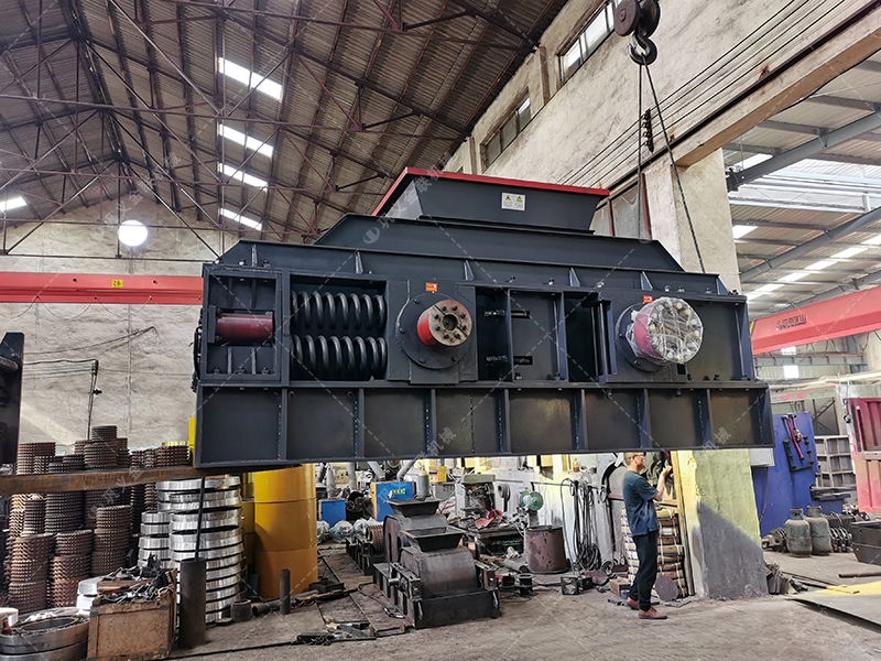 2PG1510型對輥式制砂機 大型制砂機發(fā)往湖北 2PG1510型對輥式制砂機 大型制砂機發(fā)往湖北