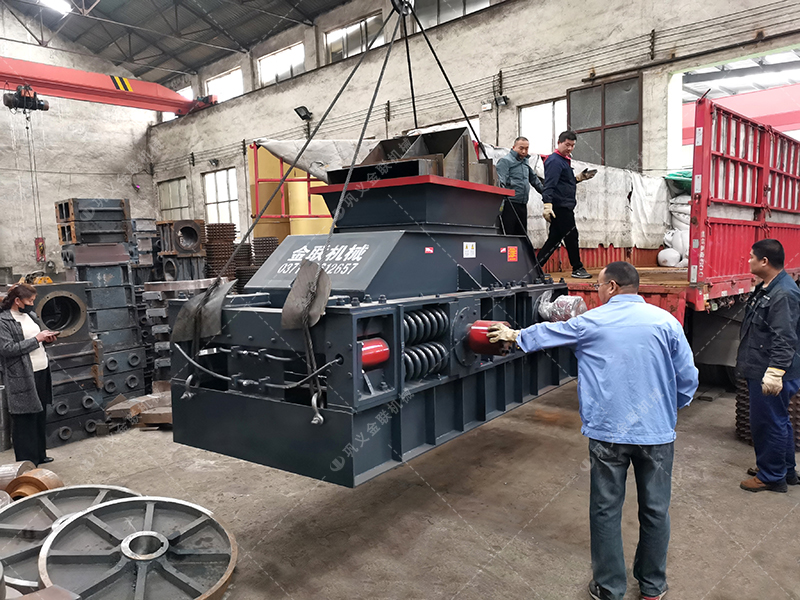 2PG1007中大型對輥式破碎機(jī)發(fā)貨圖片 2PG1007中大型對輥式破碎機(jī)發(fā)貨圖片