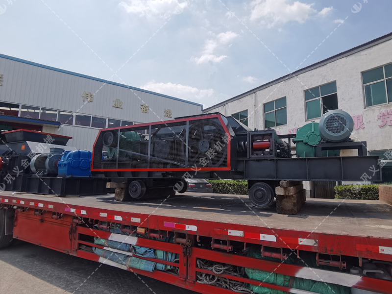 2PGC900X900雙齒輥破碎機(jī)發(fā)貨圖片_發(fā)往內(nèi)蒙古赤峰_破碎煤 2PGC900X900雙齒輥破碎機(jī)發(fā)貨圖片_發(fā)往內(nèi)蒙古赤峰_破碎煤