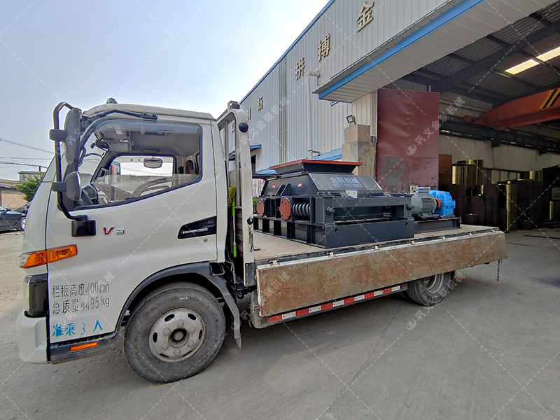 2PGC600X750雙齒輥破碎機(jī)發(fā)貨圖片_發(fā)往湖南婁底_破碎煤塊 2PGC600X750雙齒輥破碎機(jī)發(fā)貨圖片_發(fā)往湖南婁底_破碎煤塊