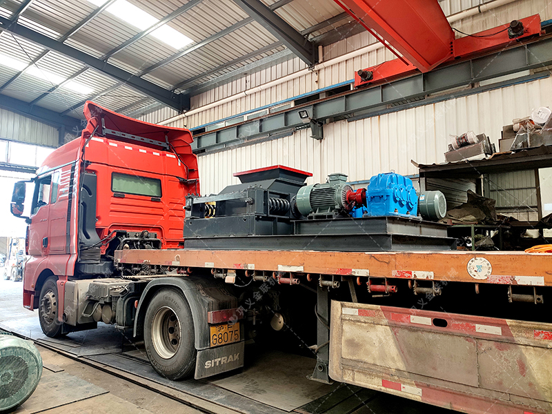 2PG500X750對(duì)輥破碎機(jī)發(fā)貨圖片_發(fā)往廣東佛山_破碎石英砂 2PG500X750對(duì)輥破碎機(jī)發(fā)貨圖片_發(fā)往廣東佛山_破碎石英砂