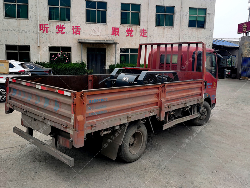 2PG610X400對(duì)輥破碎機(jī)發(fā)貨圖片_發(fā)往湖北十堰_(dá)破碎鵝卵石 2PG610X400對(duì)輥破碎機(jī)發(fā)貨圖片_發(fā)往湖北十堰_(dá)破碎鵝卵石