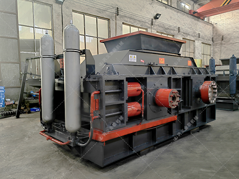 大型液壓對輥制砂機(jī)規(guī)格型號及技術(shù)參數(shù)簡介 大型液壓對輥制砂機(jī)規(guī)格型號及技術(shù)參數(shù)簡介