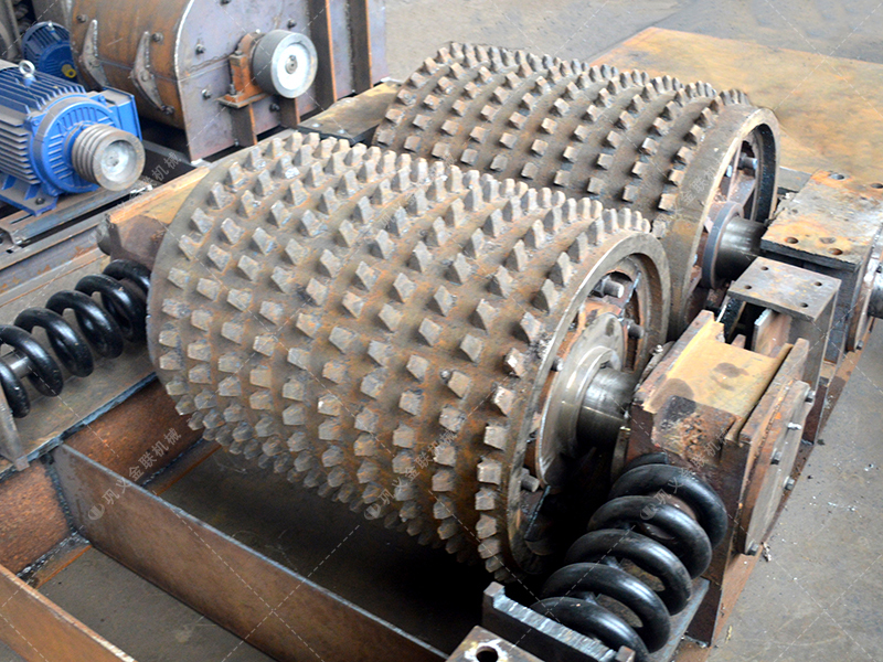 深度解析雙齒輥破碎機的工作原理與結(jié)構(gòu)特點 深度解析雙齒輥破碎機的工作原理與結(jié)構(gòu)特點