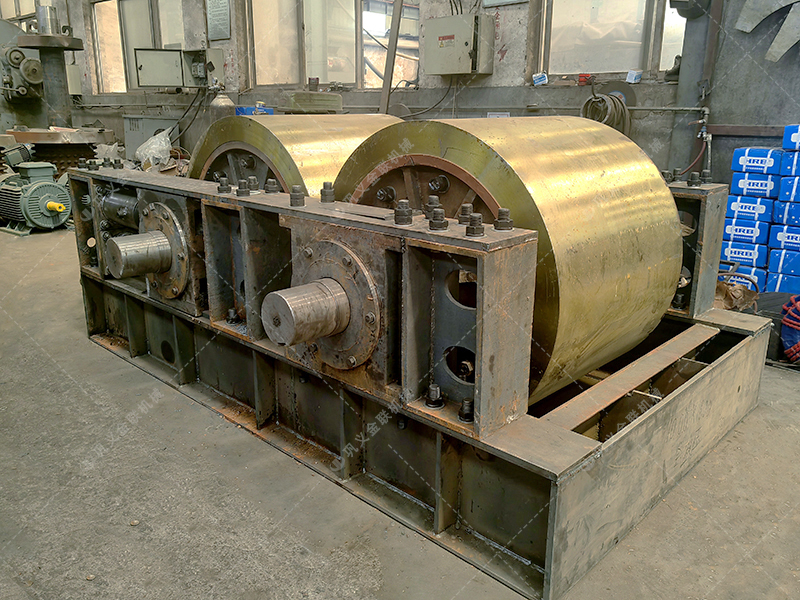 重型液壓對輥制砂機穩定輸出，為大型工程保駕護航