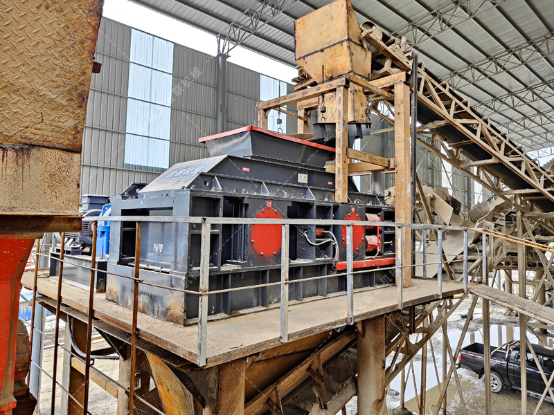 重型液壓對輥制砂機穩定輸出，為大型工程保駕護航