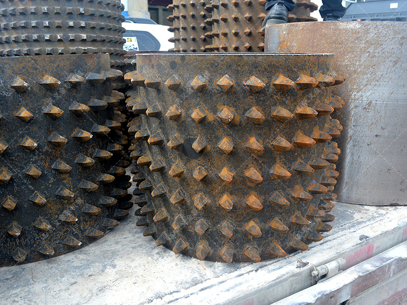 看雙齒輥破碎機(jī)如何將原料 “變廢為寶”,鑄就高利潤顆粒塊 看雙齒輥破碎機(jī)如何將原料 “變廢為寶”,鑄就高利潤顆粒塊