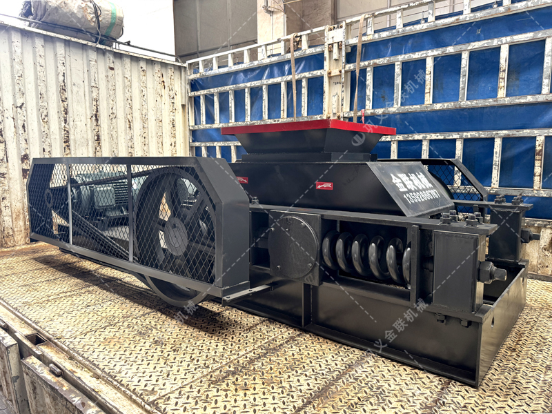 看雙齒輥破碎機(jī)如何將原料 “變廢為寶”,鑄就高利潤顆粒塊 看雙齒輥破碎機(jī)如何將原料 “變廢為寶”,鑄就高利潤顆粒塊